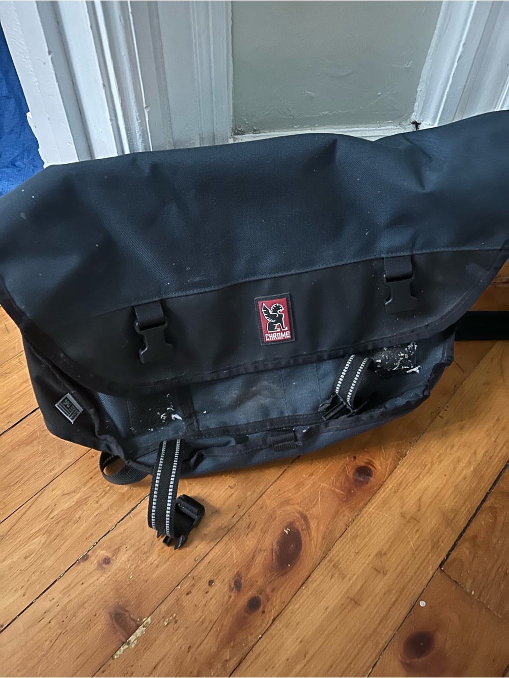 Chrome industries messenger bag cycling buckle